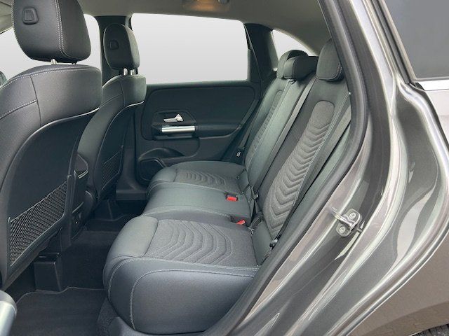 Mercedes-Benz B 180 2024