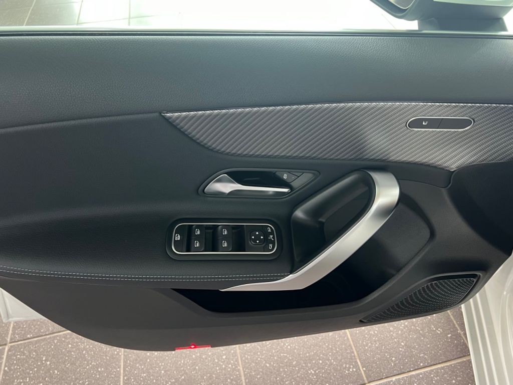 Mercedes-Benz A 180 2023