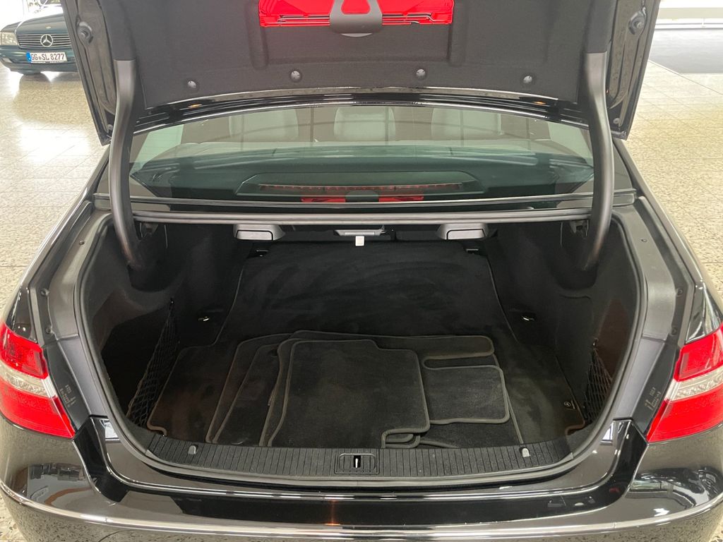 Mercedes-Benz E 300 2011