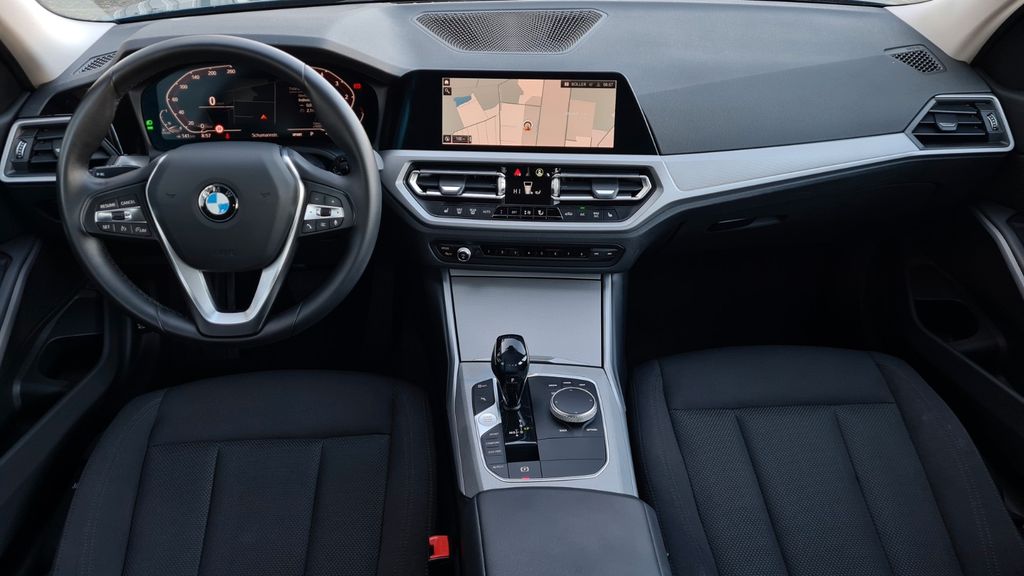 BMW 318 2020