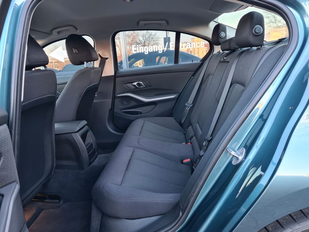 BMW 318 2020
