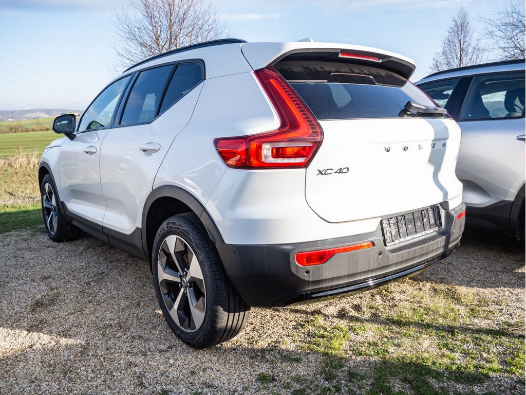 Volvo XC40 2025