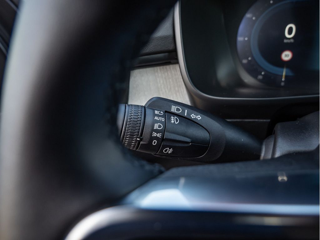 Volvo XC40 2025