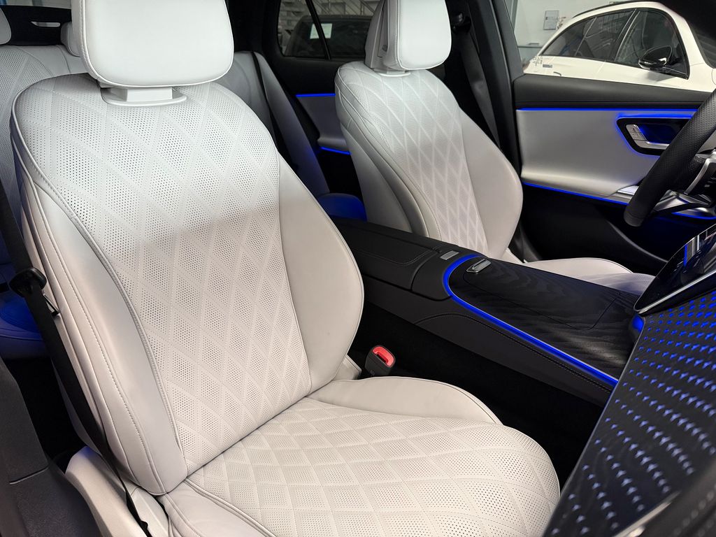 Mercedes-Benz E 300 2025