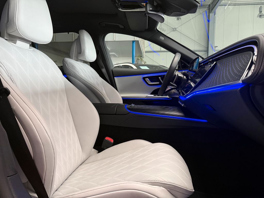 Mercedes-Benz E 300 2025