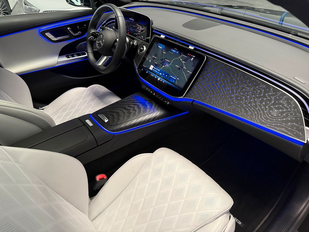 Mercedes-Benz E 300 2025