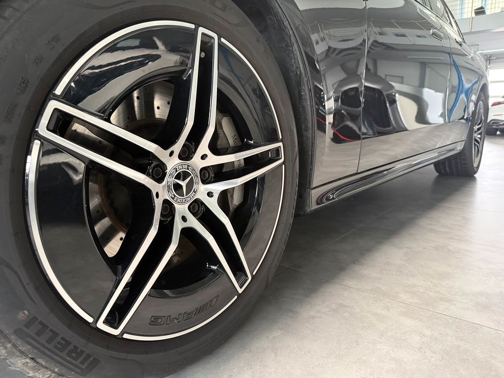 Mercedes-Benz E 300 2025