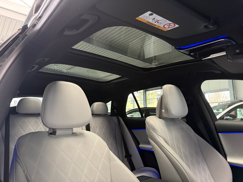 Mercedes-Benz E 300 2025