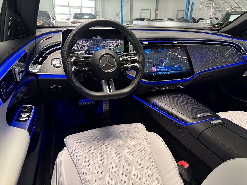 Mercedes-Benz E 300 2025