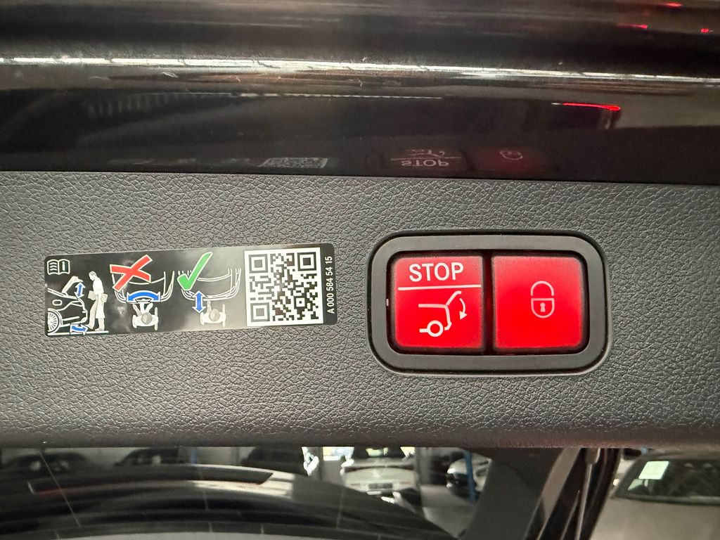 Mercedes-Benz E 300 2025