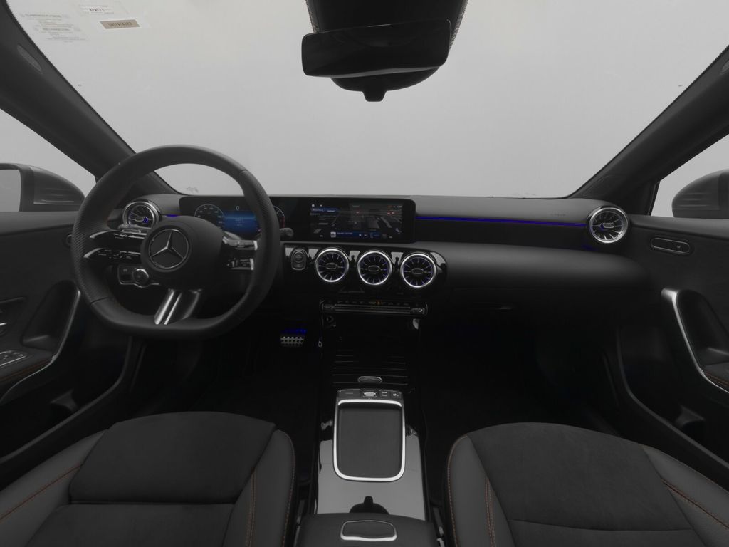 Mercedes-Benz A 200 2025