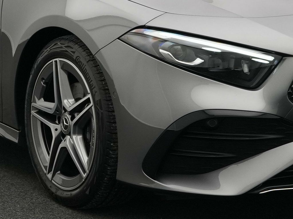 Mercedes-Benz A 200 2025