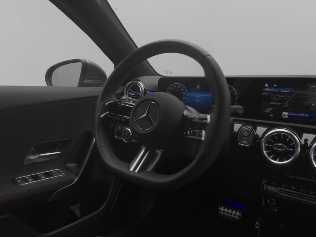 Mercedes-Benz A 200 2025