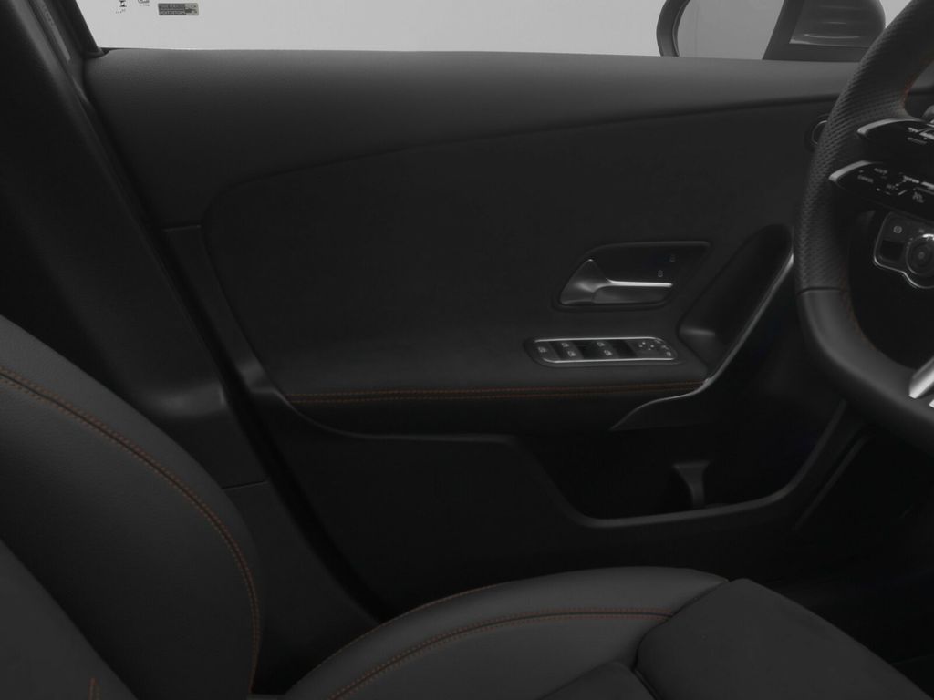 Mercedes-Benz A 200 2025