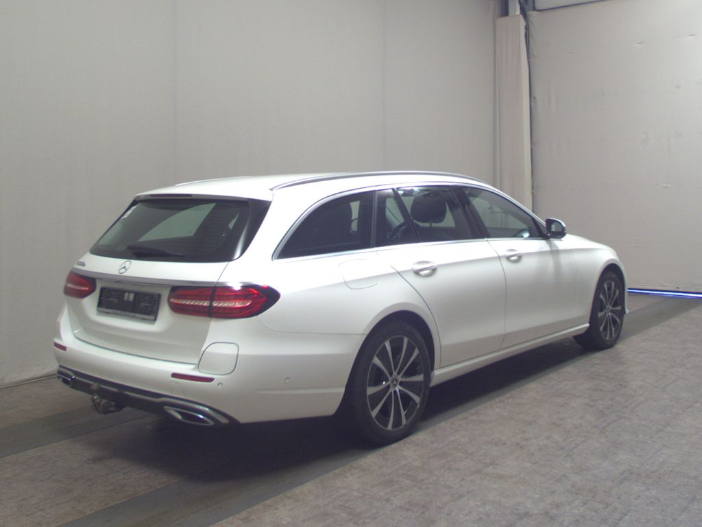 Mercedes-Benz E 300 2022