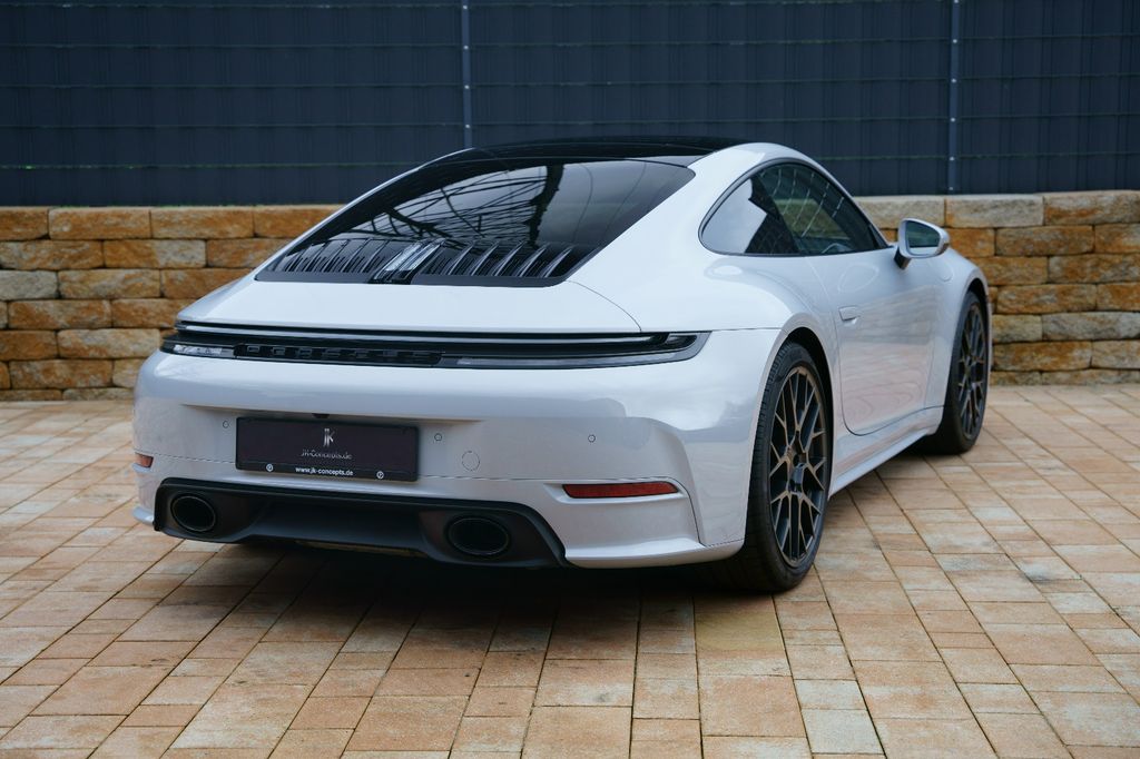 Porsche 992 2025