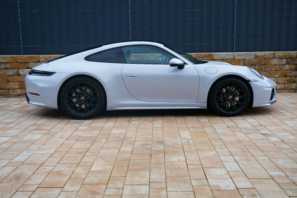 Porsche 992 2025