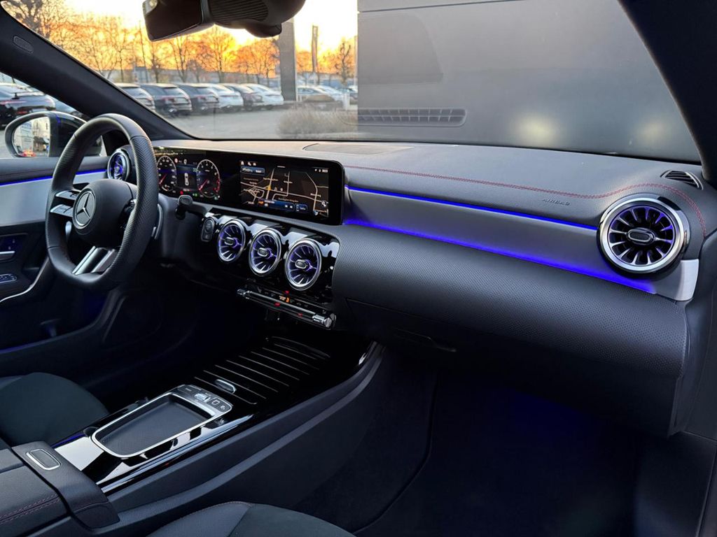 Mercedes-Benz CLA 200 2025