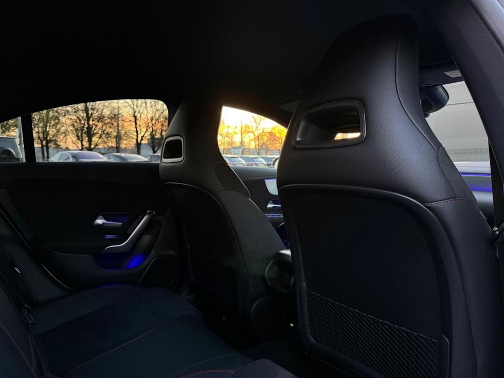 Mercedes-Benz CLA 200 2025