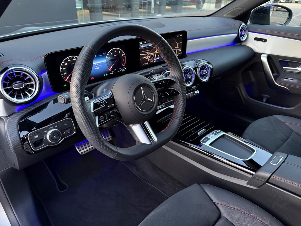 Mercedes-Benz CLA 200 2025