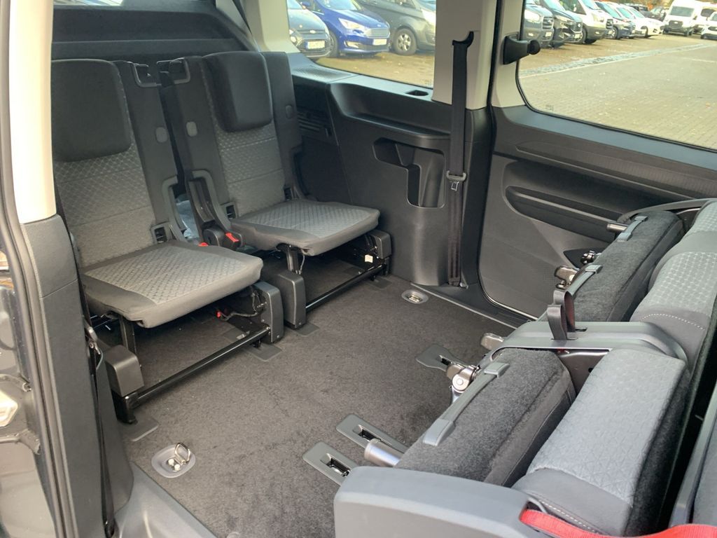 Ford Grand Tourneo 2025