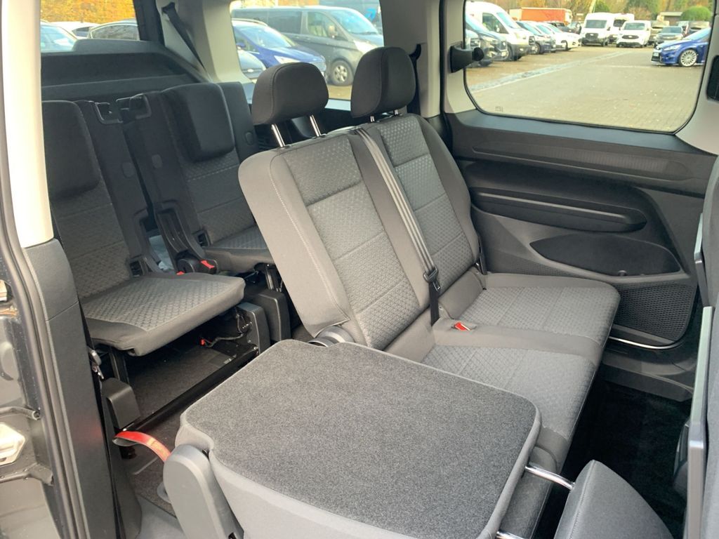 Ford Grand Tourneo 2025