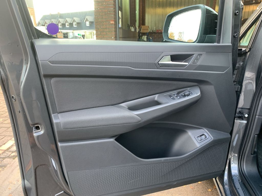 Ford Grand Tourneo 2025