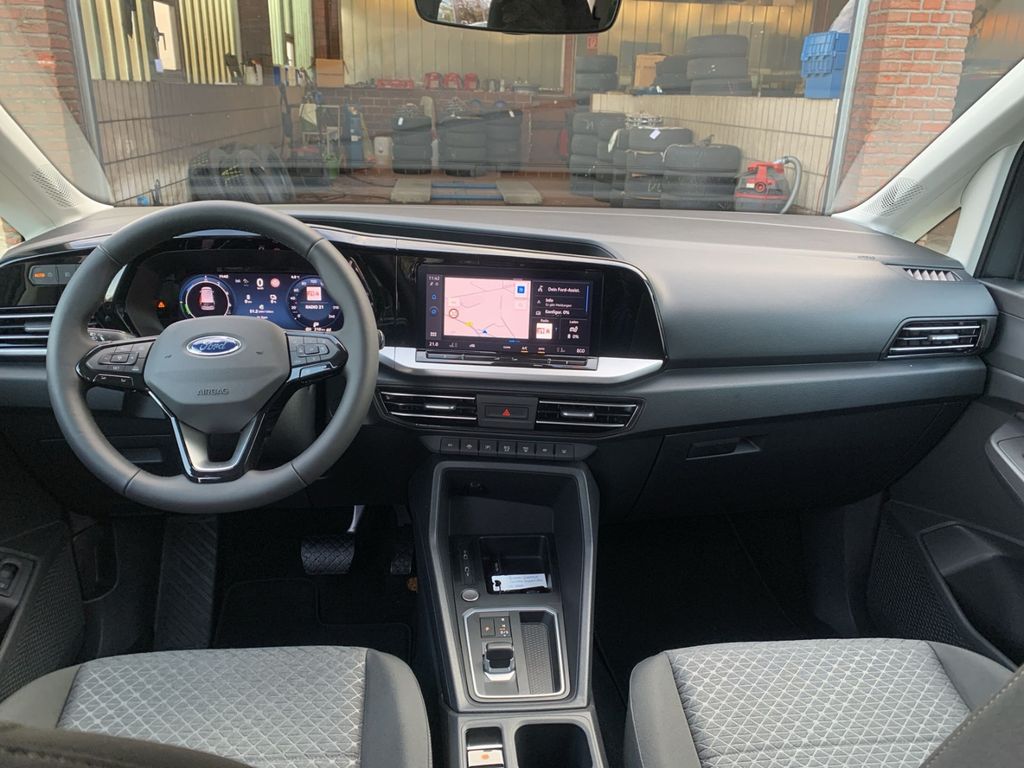 Ford Grand Tourneo 2025
