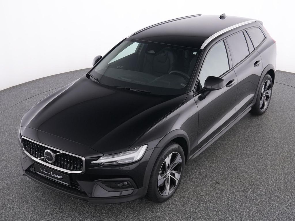 Volvo V60 Cross Country 2023
