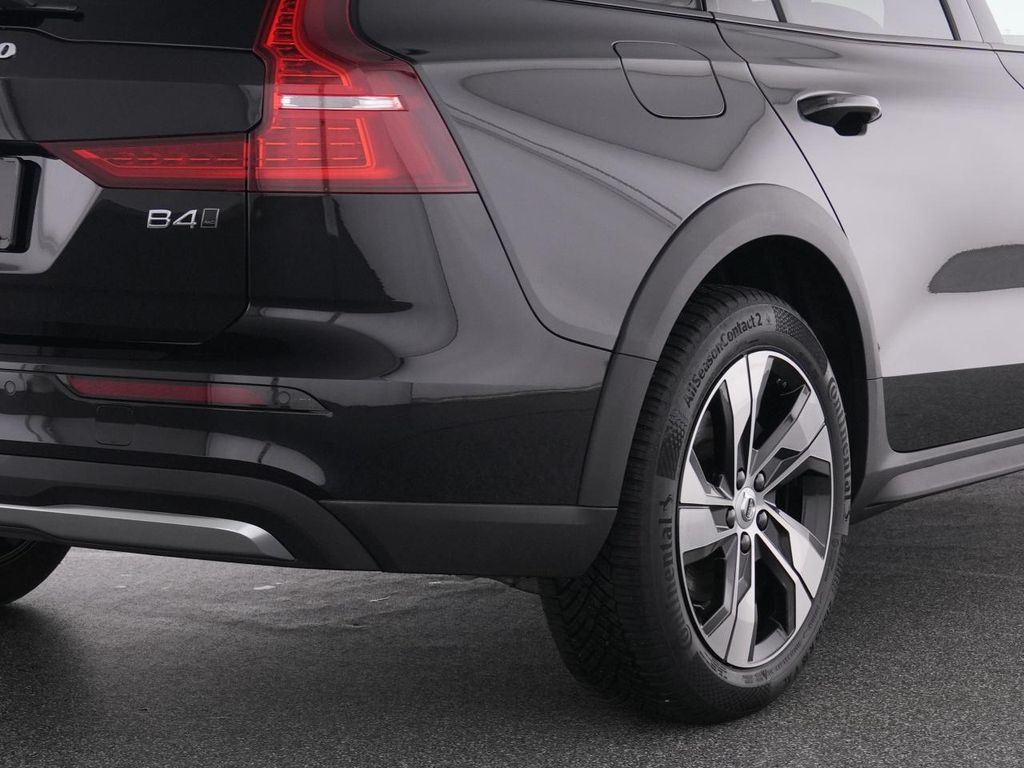 Volvo V60 Cross Country 2023