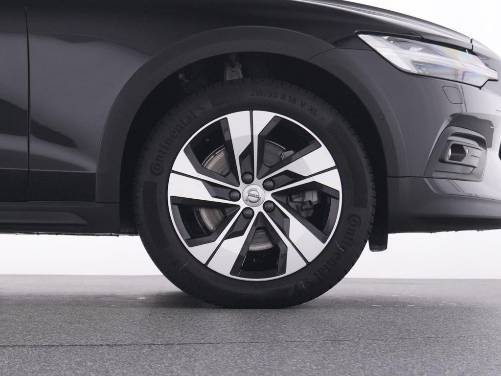 Volvo V60 Cross Country 2023
