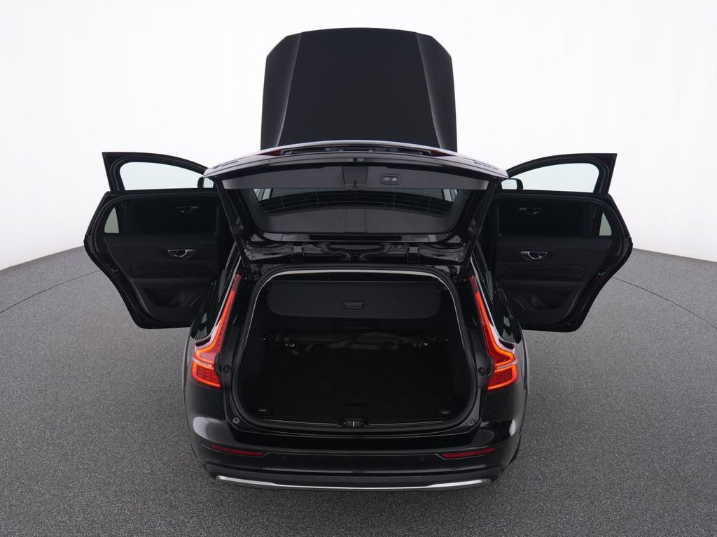 Volvo V60 Cross Country 2023