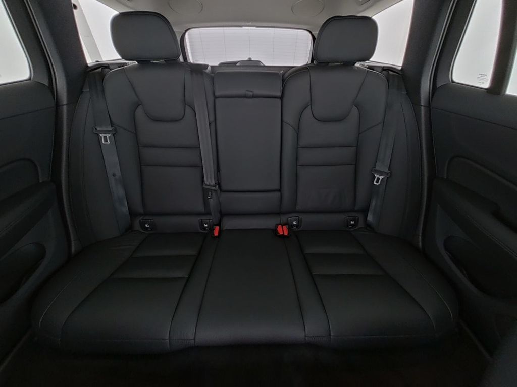 Volvo V60 Cross Country 2023