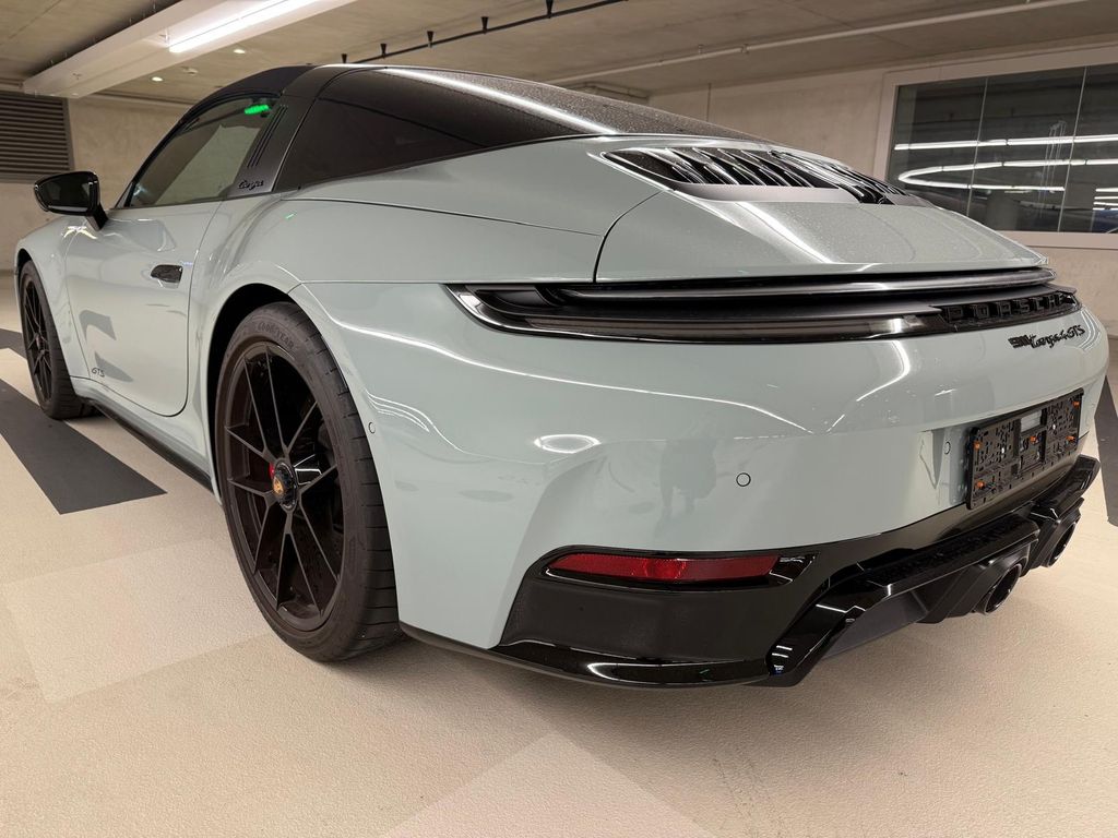 Porsche 992 2025