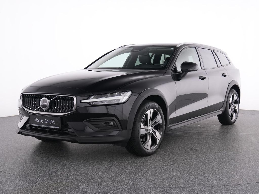 Volvo V60 Cross Country 2023