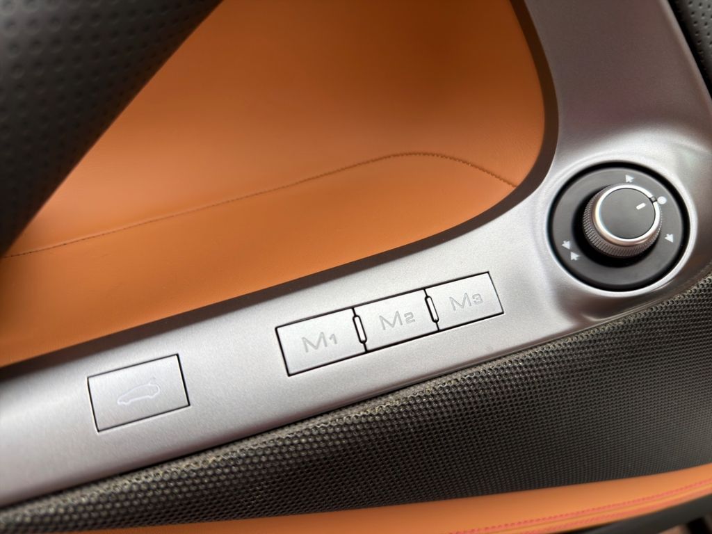 Ferrari 812 2021