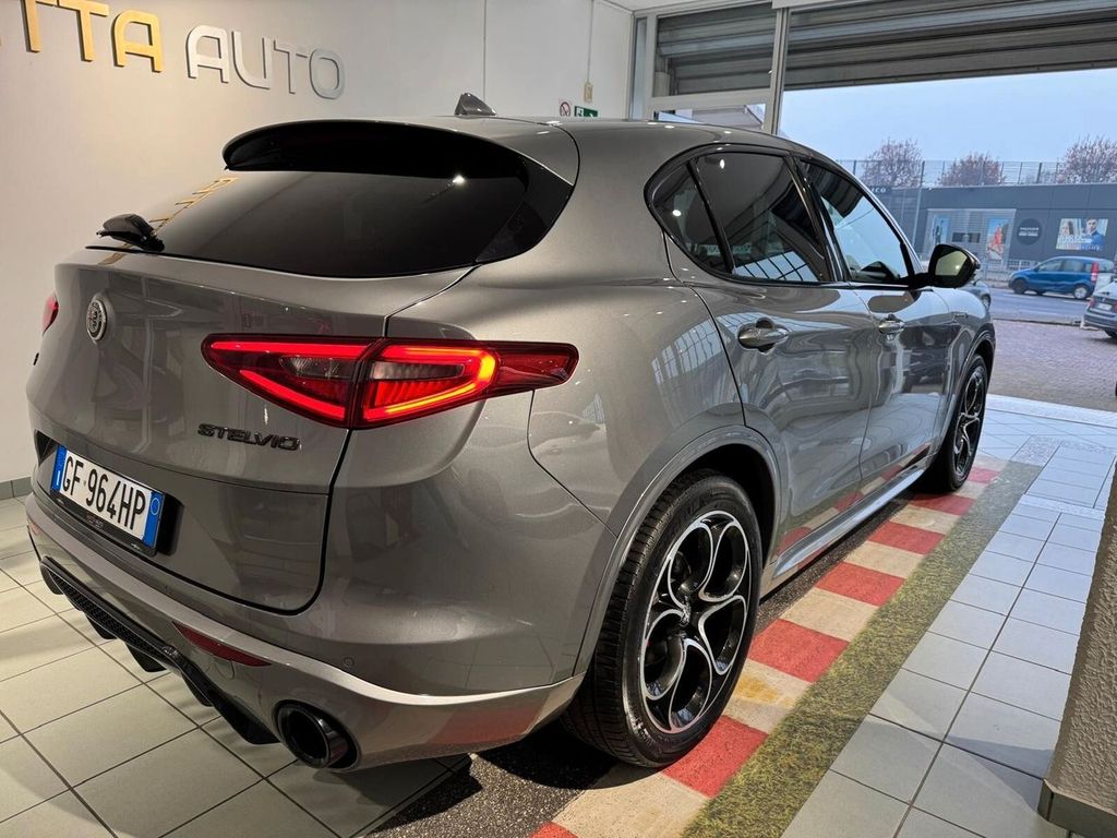 Alfa Romeo Stelvio 2021