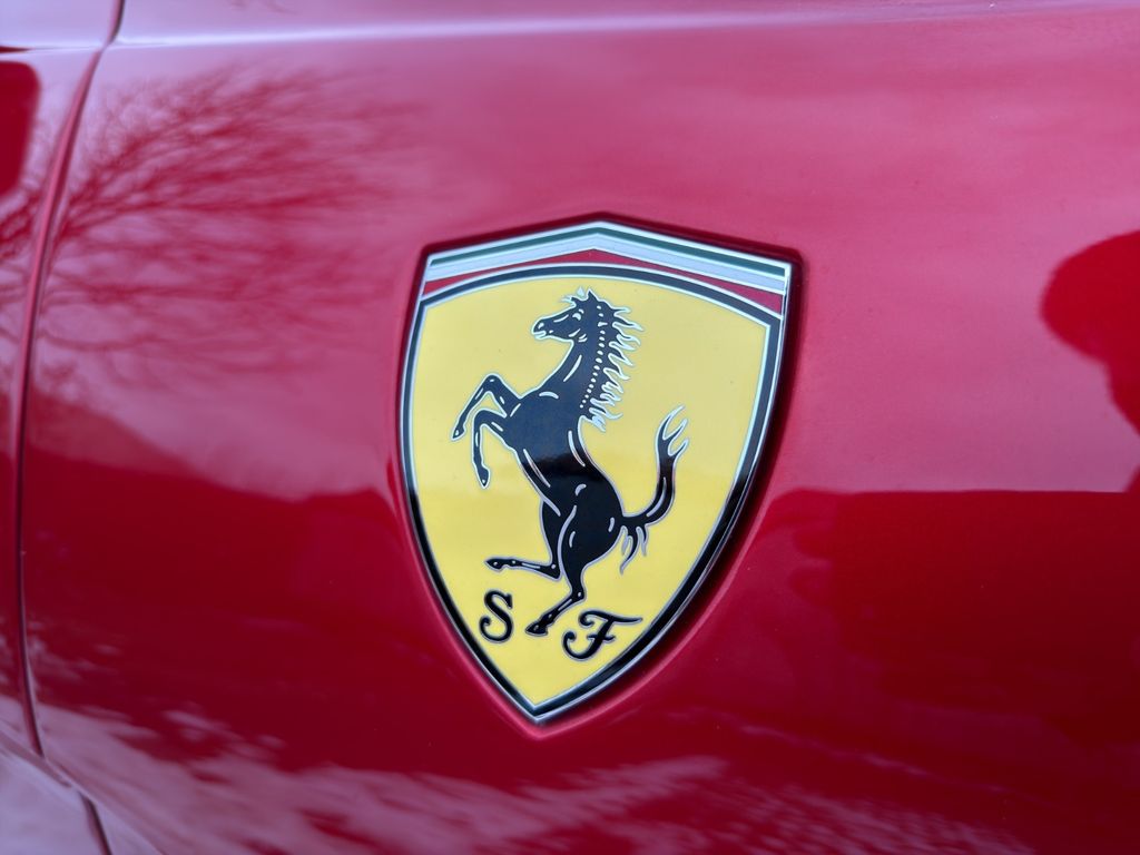 Ferrari 812 2021