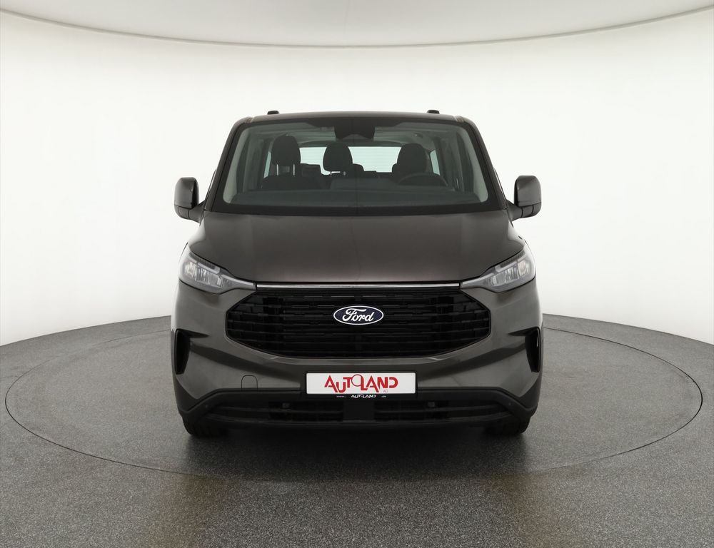Ford Tourneo Custom 2025
