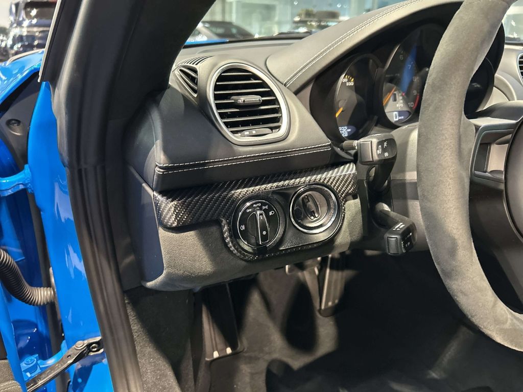 Porsche Boxster 2024