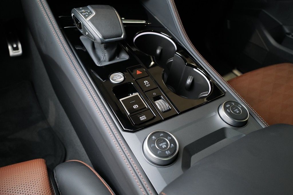 Volkswagen Touareg 2025