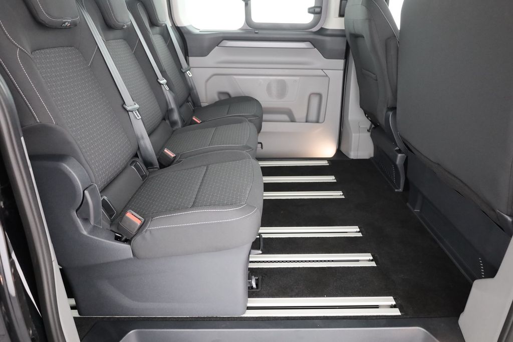 Ford Tourneo Custom 2025