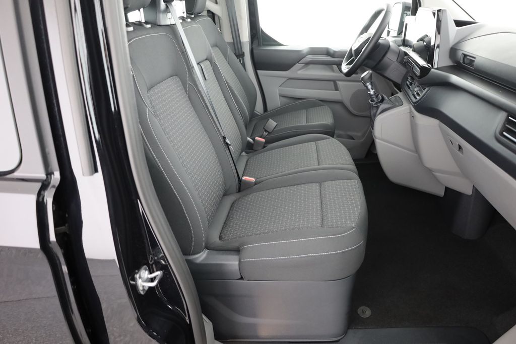 Ford Tourneo Custom 2025