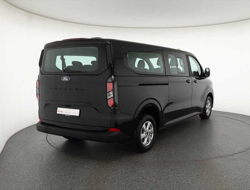Ford Tourneo Custom 2025