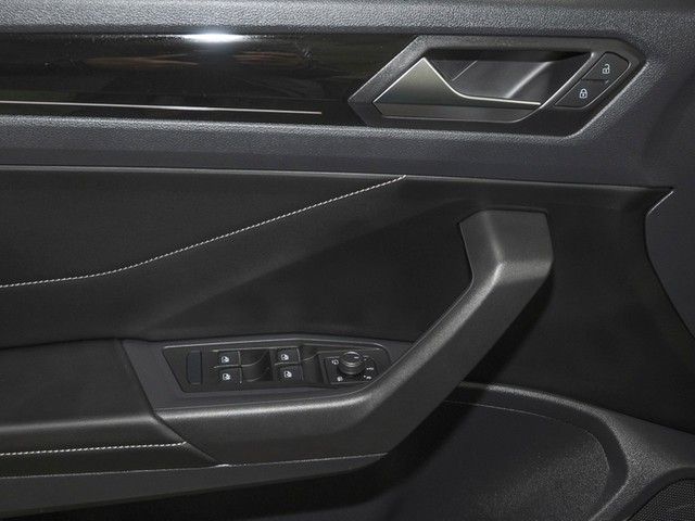 Volkswagen T-Roc 2024