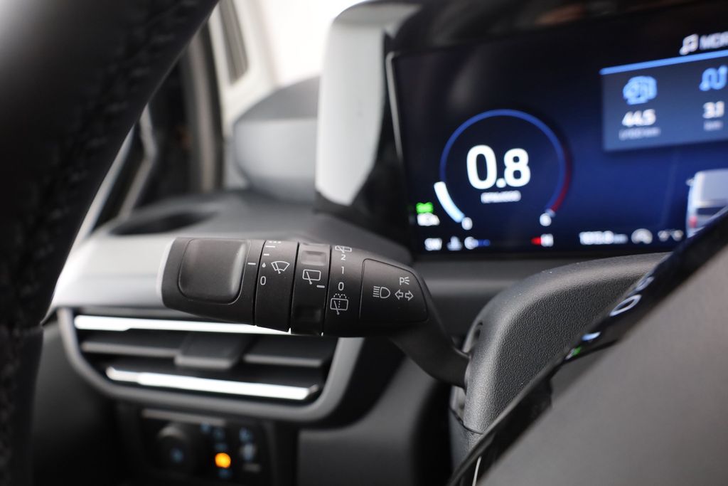 Ford Tourneo Custom 2025