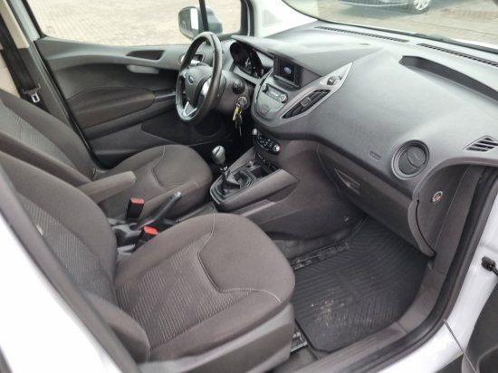 Ford Transit Courier 2021