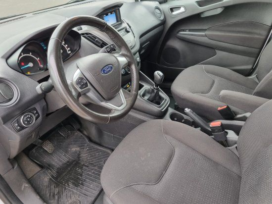 Ford Transit Courier 2021