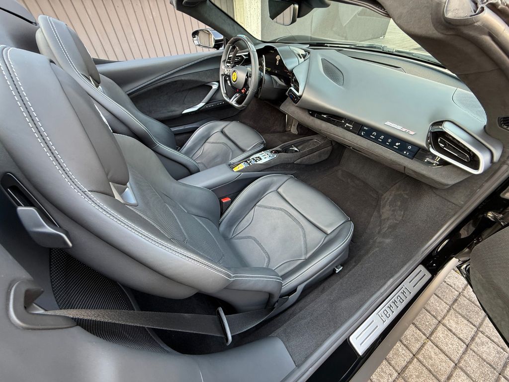 Ferrari 296 GTS 2025