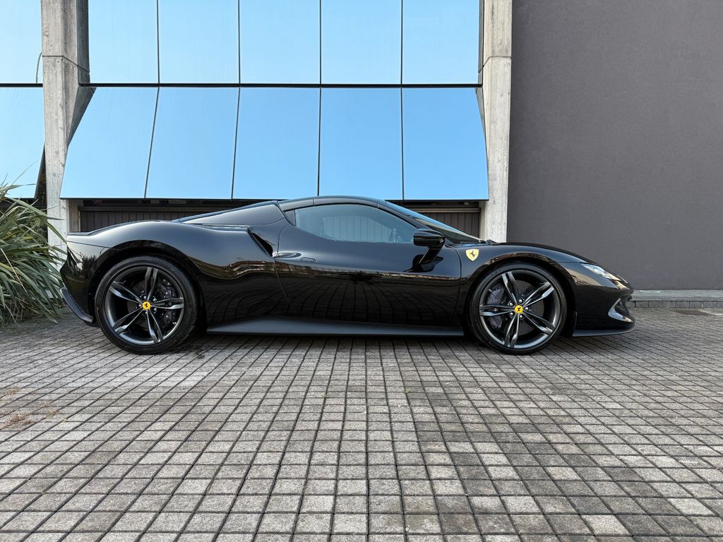 Ferrari 296 GTS 2025